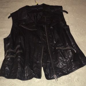 Woman vest nice to wear with boots